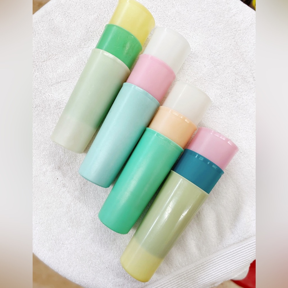 ꜱᴏʟᴅ▪️ 12 vintage pastel Tupperware tumbler cups